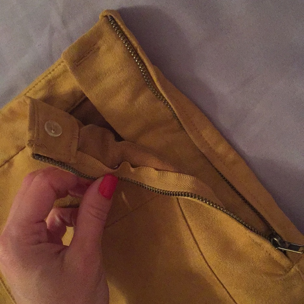 H & M Suede shorts - Picture 2 of 4